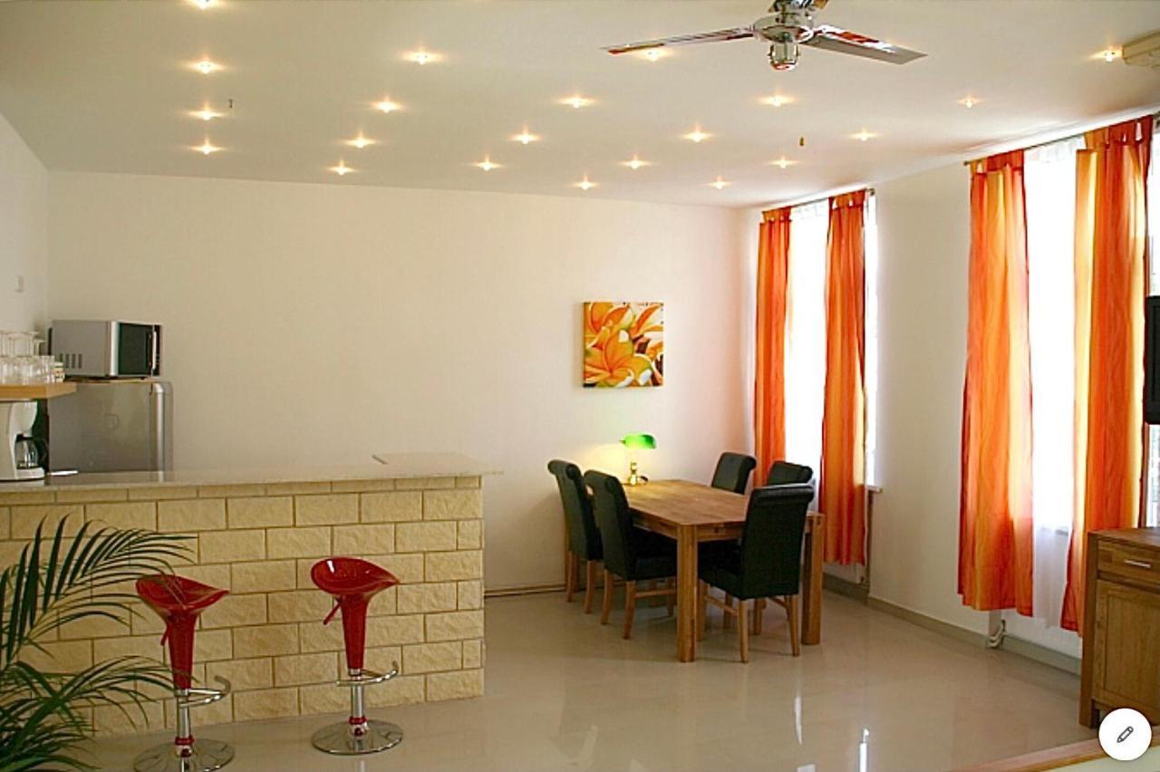 Suite Apartment Jedlesee Виена Екстериор снимка